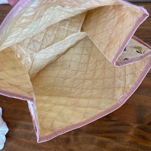 Vintage White and Pink Quilted Appliance Cover (Toaster Cover) - Picture 4 of 4